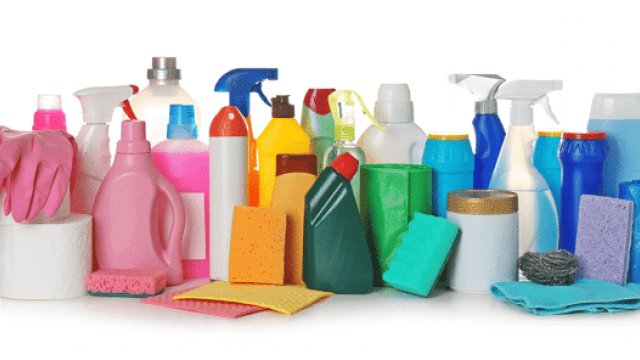 co-nen-su-dung-chat-tay-rua-thuong-xuyen-ve-sinh-nha-tam các loại chất tấy rửa