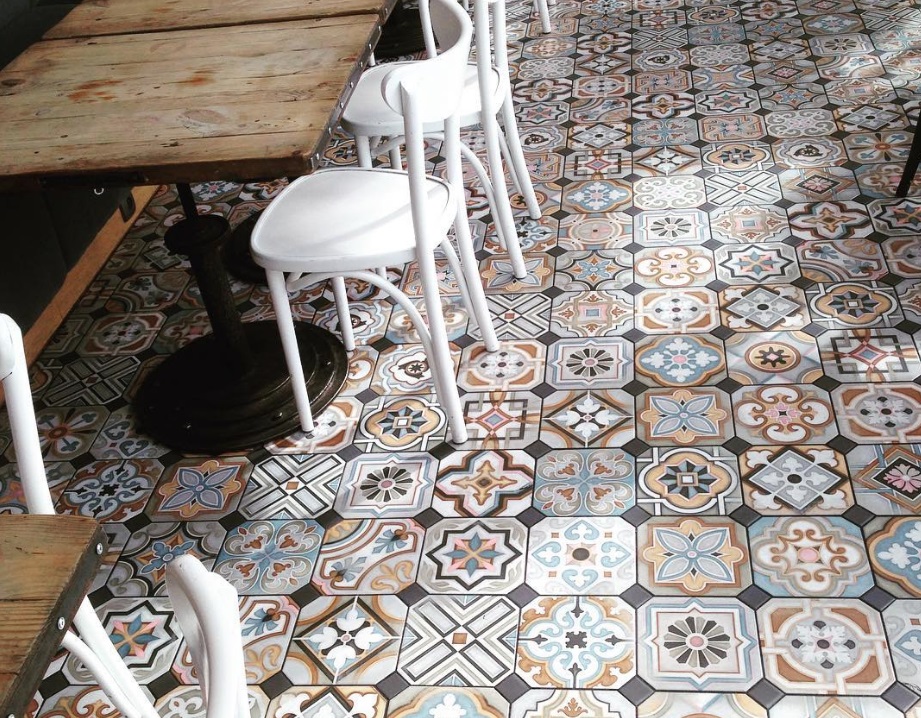 gạch lát cafe bằng gạch bông