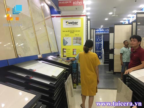 Khach hang mua gach tai taicera.vn