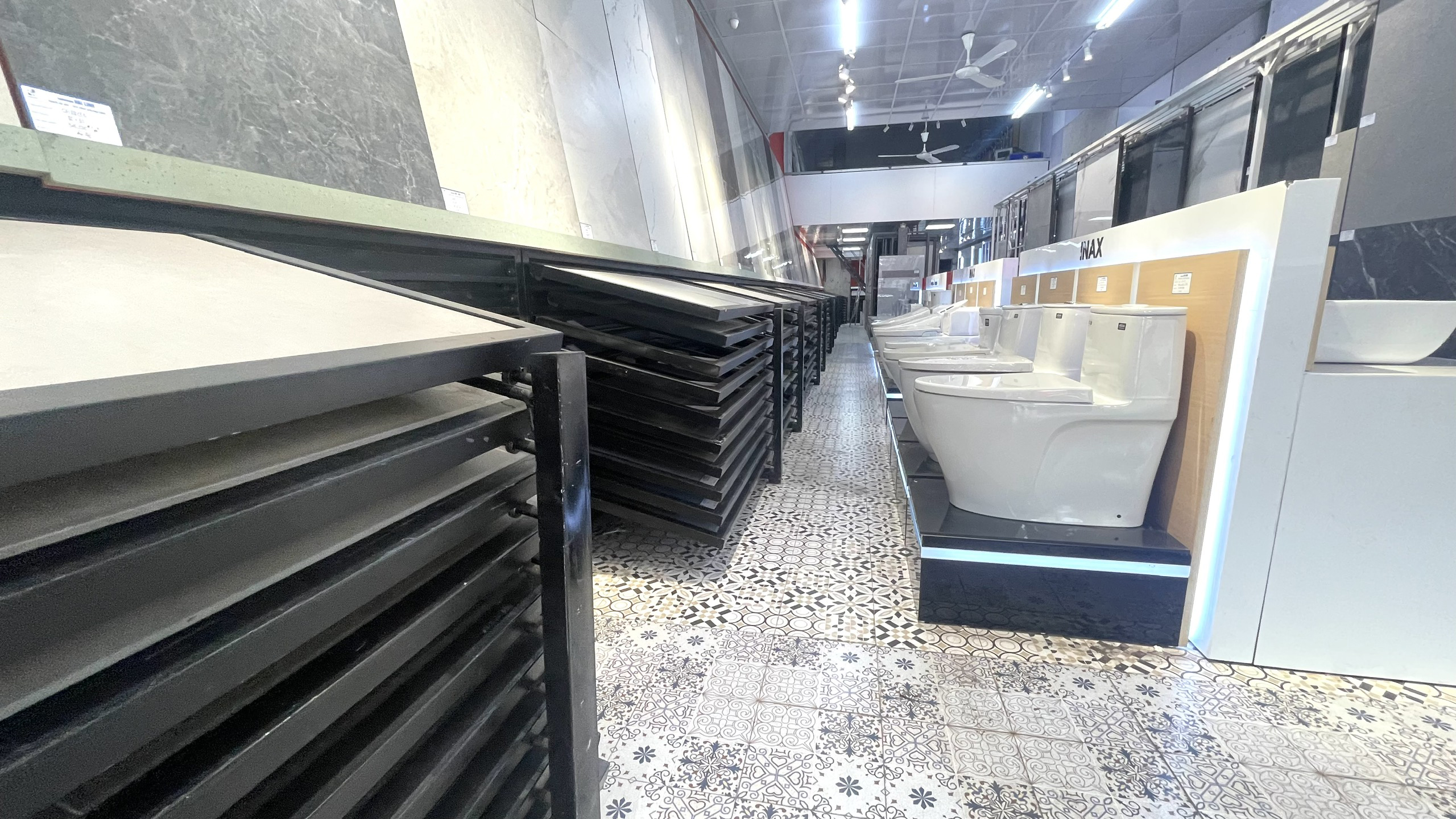 Bên trong Showroom sang trọng, hiện đại, bày trí đẹp mắt